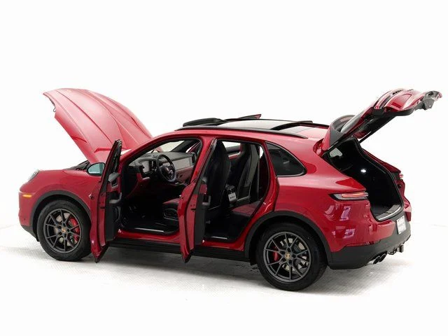 Certified Used 2025  Porsche S image 31