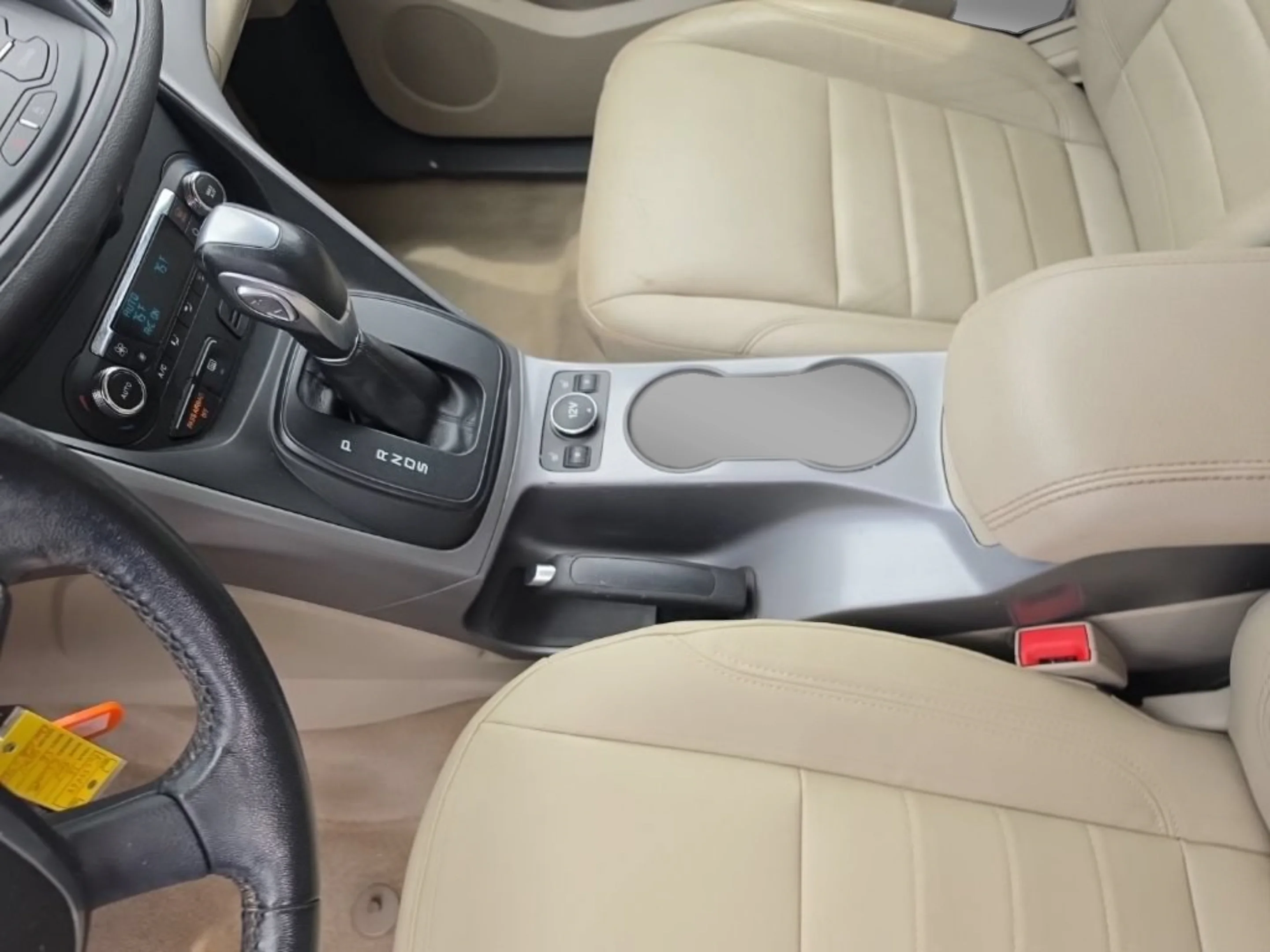 Used 2015 Gray Ford SE image 25