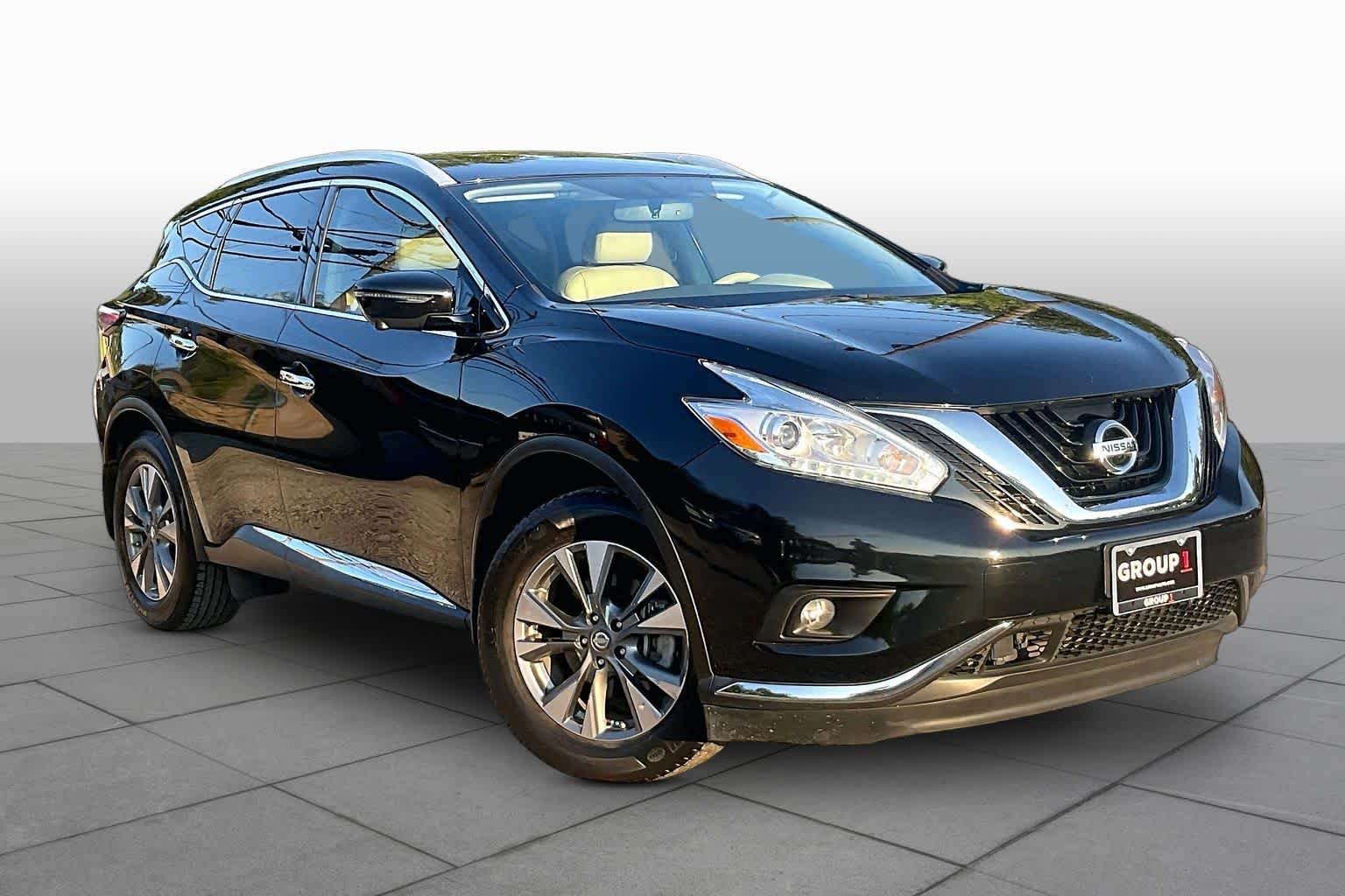 Used 2017 Magnetic Black Metallic Nissan SL image 3