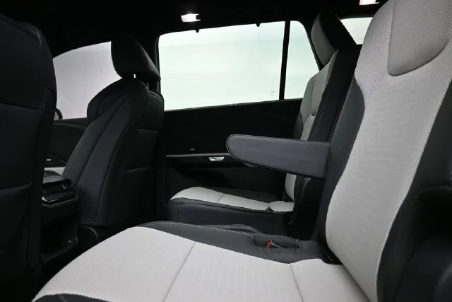 Used 2025 Beige Lexus 350 F SPORT Handling image 11