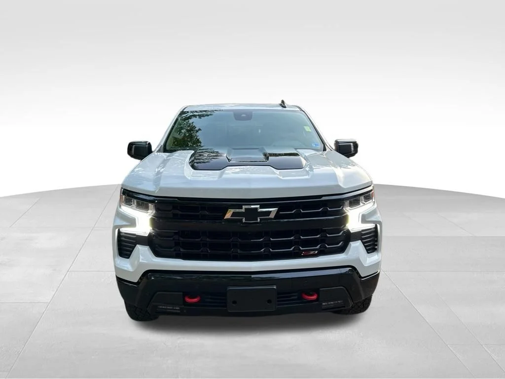 Used 2024 White Chevrolet LT Trail Boss image 9