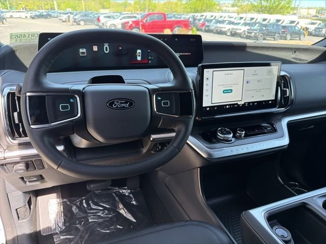New 2026 Star White Metallic Tri-Coat Ford Platinum® image 17