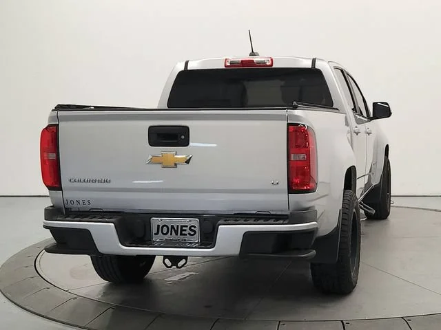 Used 2018 SILVER ICE METALLIC Chevrolet 2WD LT image 6