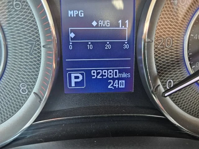 Used 2019 White INFINITI LUXE image 15