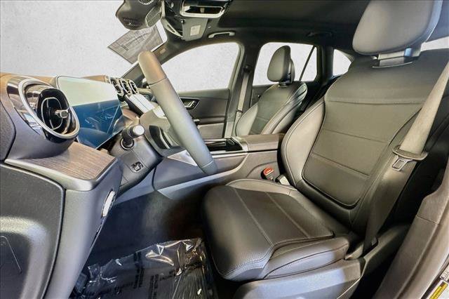 New 2026 Black Mercedes-Benz GLC 300 image 48