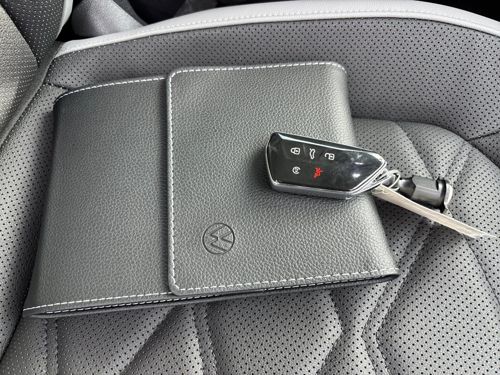 New 2025 Pure White Volkswagen 2.0T Peak Edition image 42