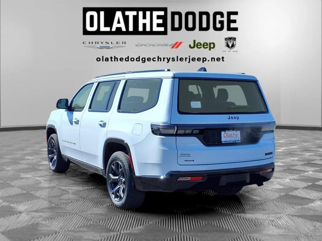 New 2026 Bright White Clear-Coat Exterior Paint Jeep Limited Altitude image 3