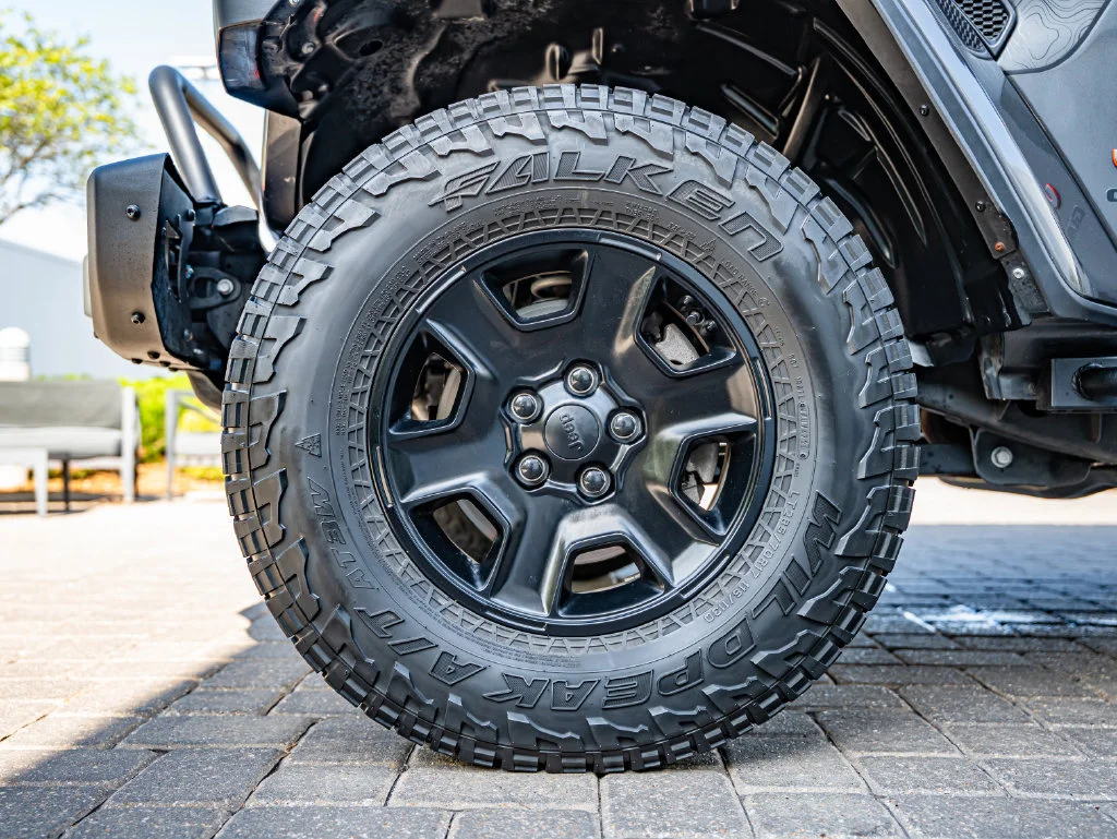 Used 2021 Granite Crystal Metallic Clearcoat Jeep Mojave image 12