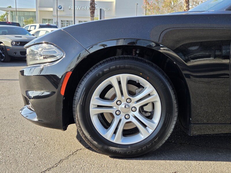 Used 2023 Black Dodge SXT image 10