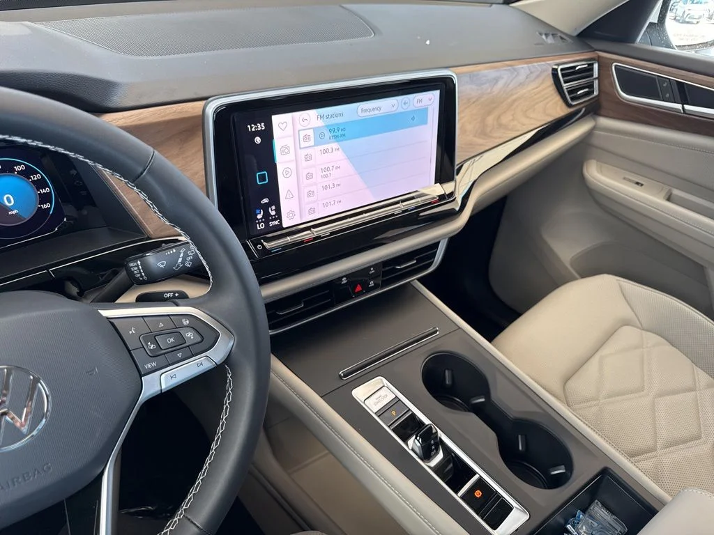 New 2026 White Volkswagen 2.0T SE image 17