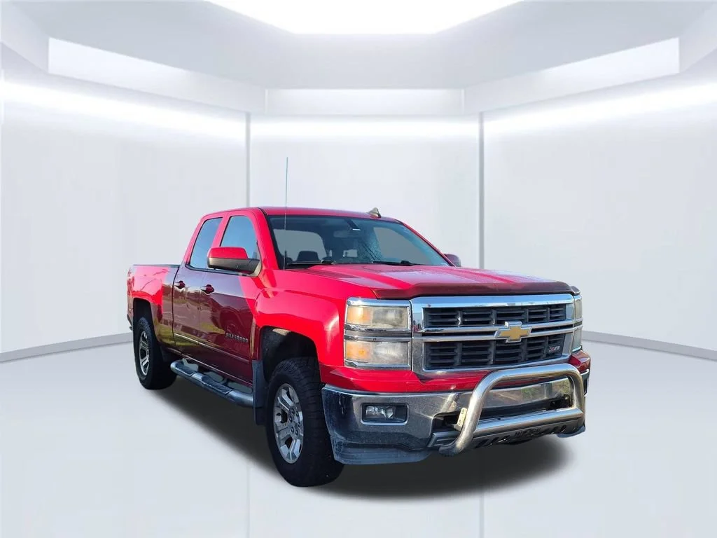 Used 2015 VICTORY RED Chevrolet LT image 5