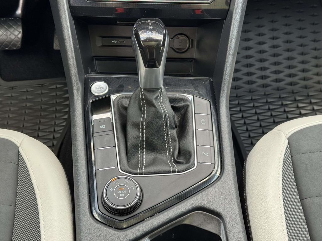 2025 Volkswagen Taos SE - Photo 22