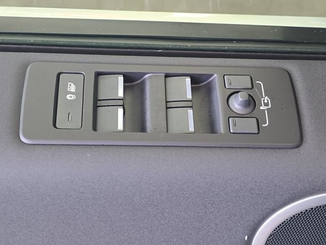 Certified Used 2025 White Land Rover S image 31