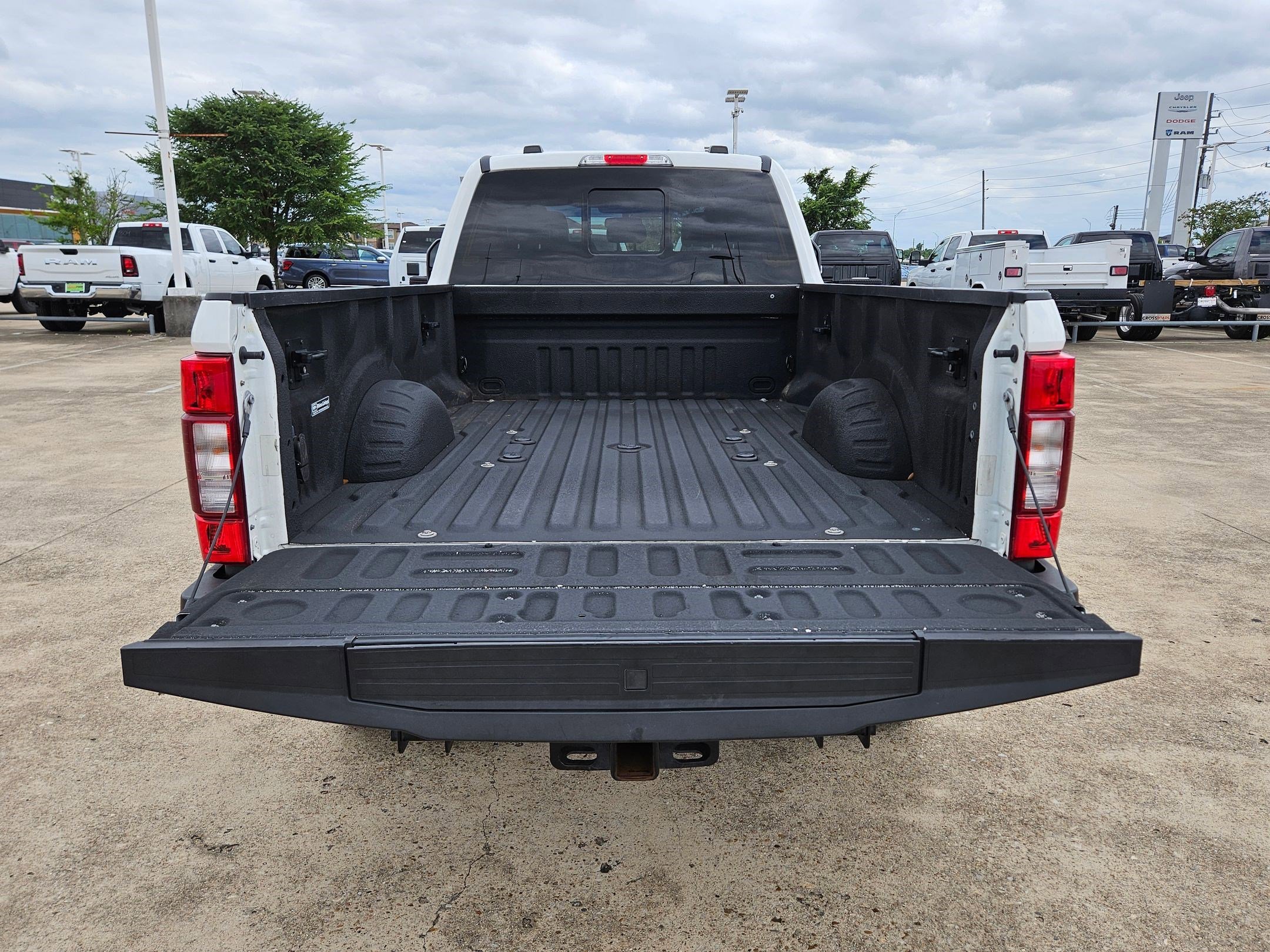 Used 2022 Star White Ford Lariat image 27