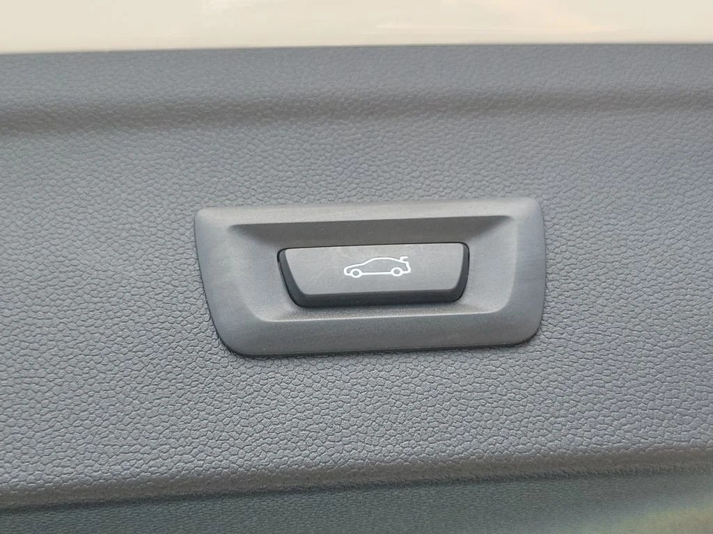 2025 BMW iX 50 - Photo 25