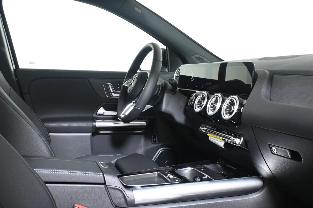 Used 2026 Black Mercedes-Benz GLA 250 image 32