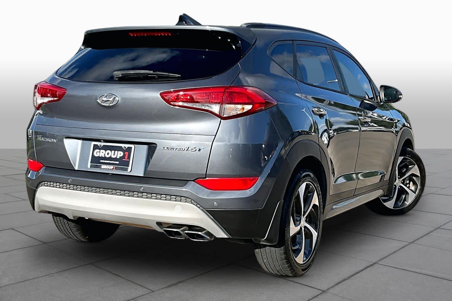 Used 2017 Coliseum Gray Hyundai Limited image 12