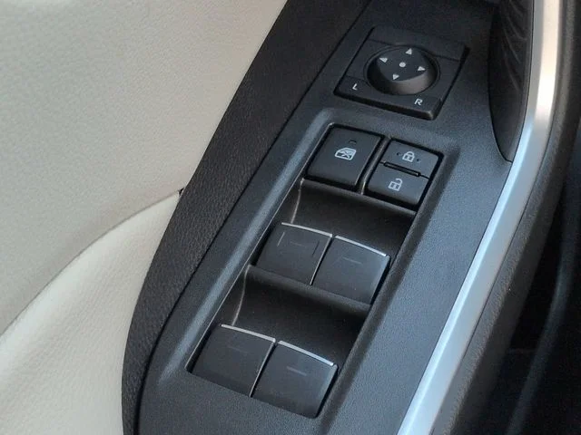 Certified Used 2025 Silver Toyota XLE Premium image 23