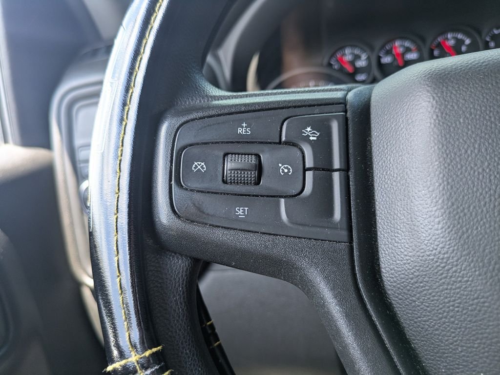 Used 2023 White Chevrolet Custom image 24