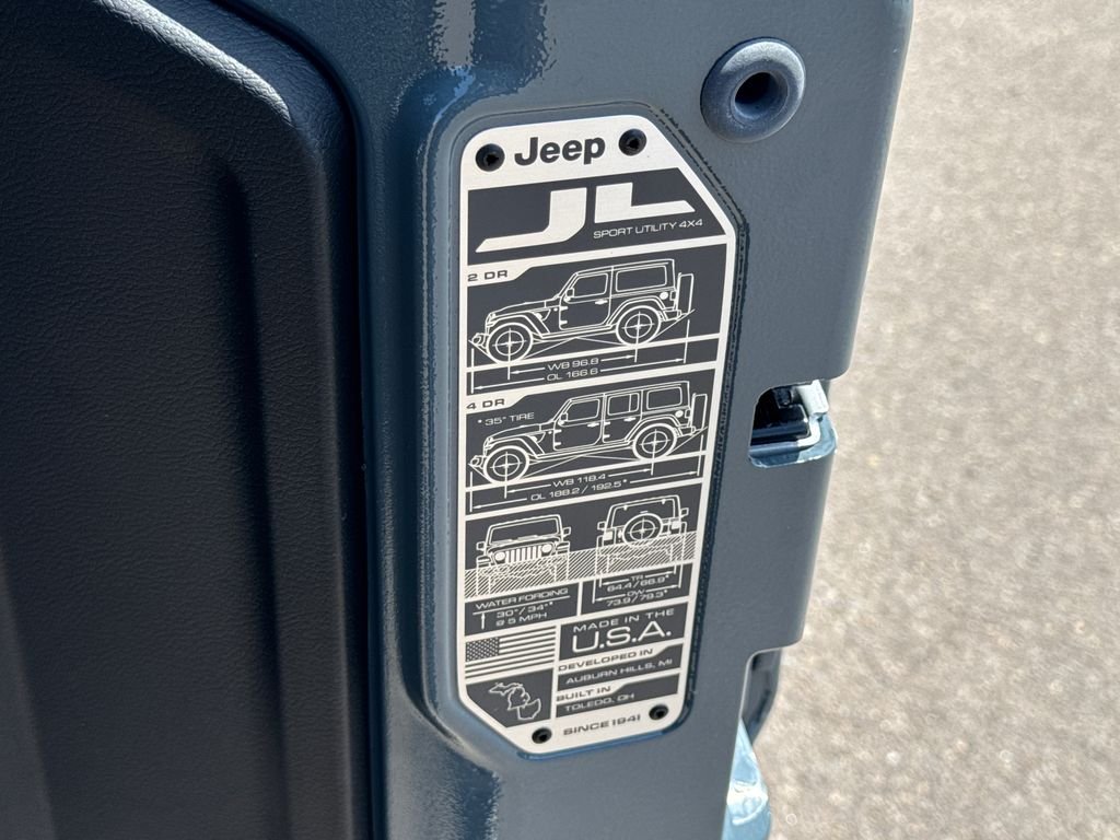 New 2026 Anvil Clear-Coat Exterior Paint Jeep Sport S image 11