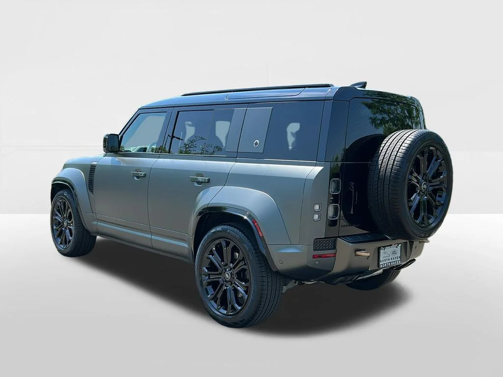 Certified Used 2025 Green Land Rover OCTA image 6