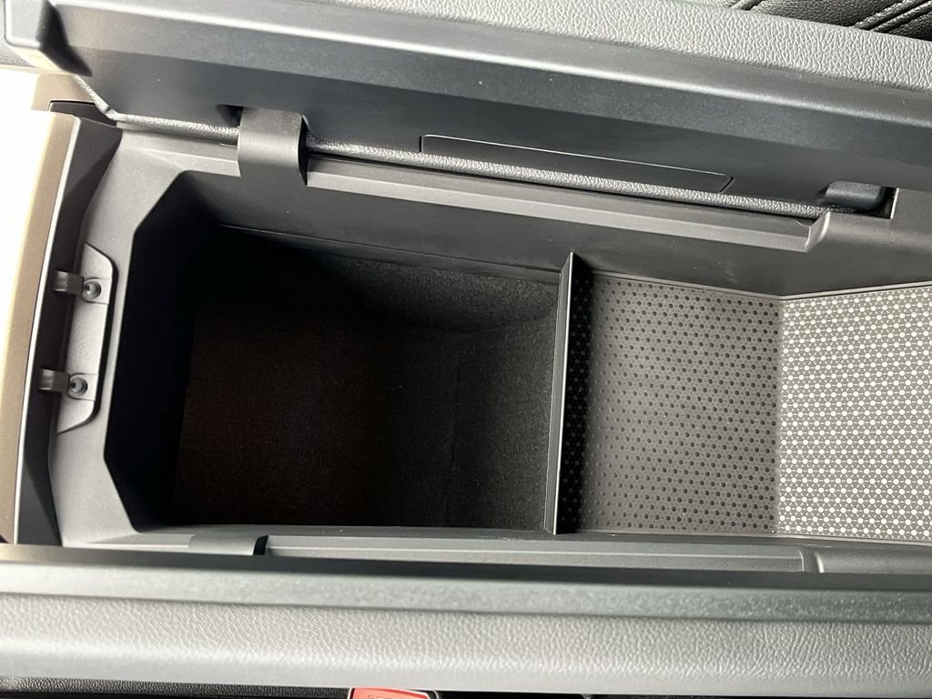 2026 BMW iX 60 - Photo 21