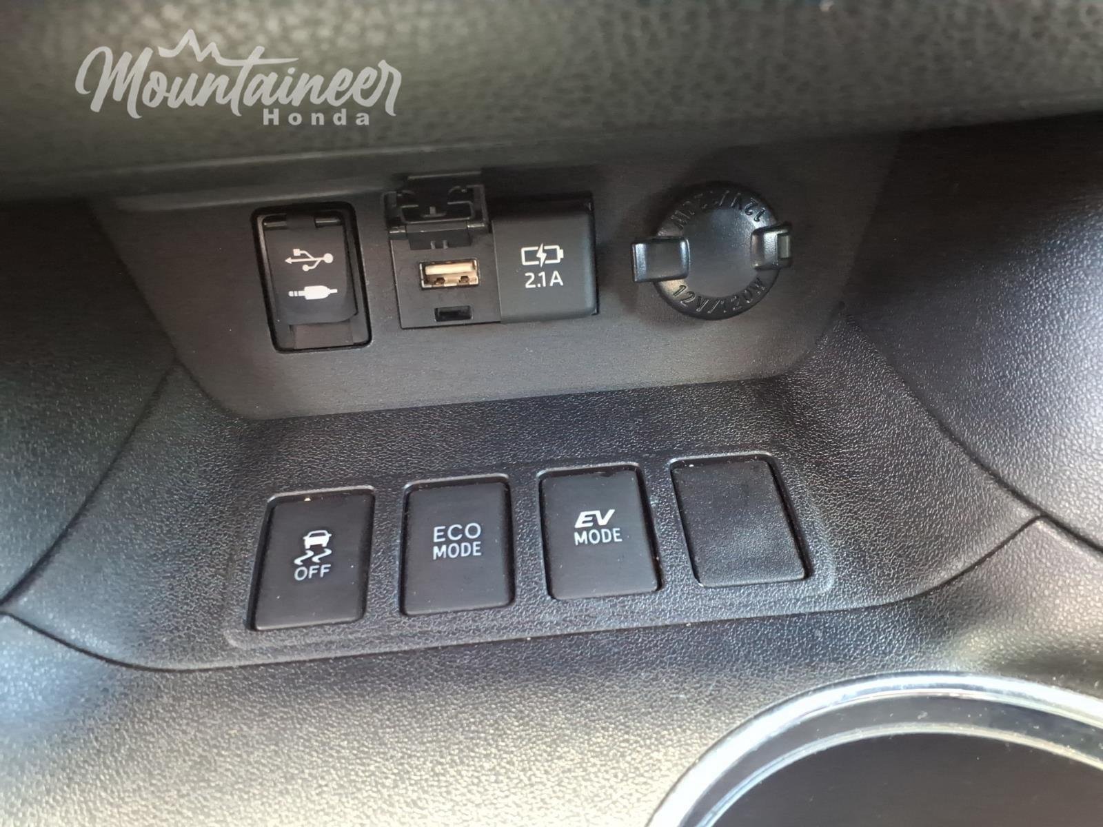 Used 2019 Predawn Gray Mica Toyota XLE image 37