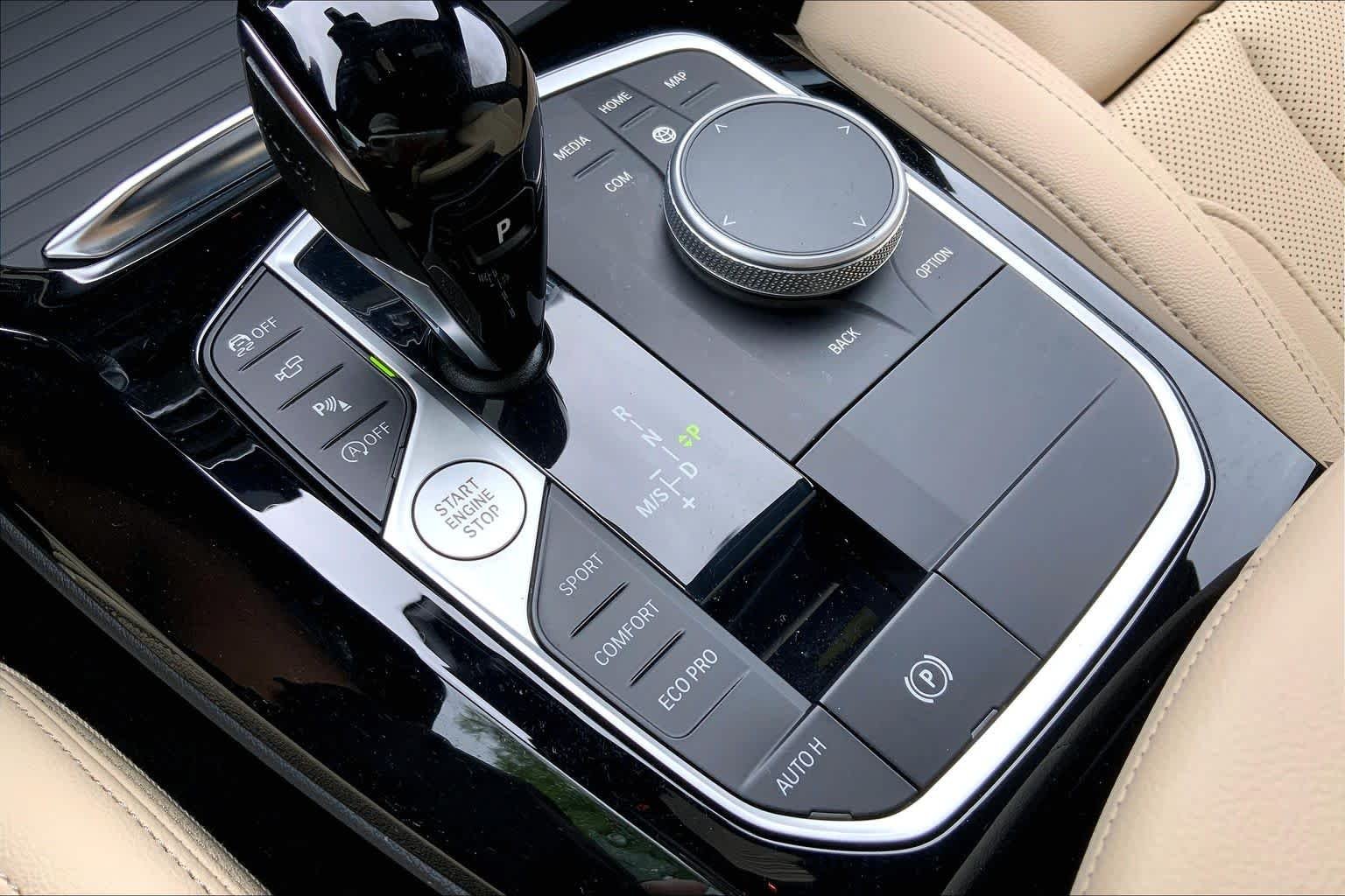 Used 2023 Alpine White BMW sDrive30i image 33