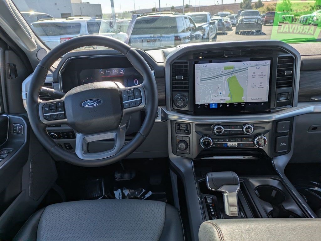 Used 2025 Gray Metallic Ford LARIAT image 27