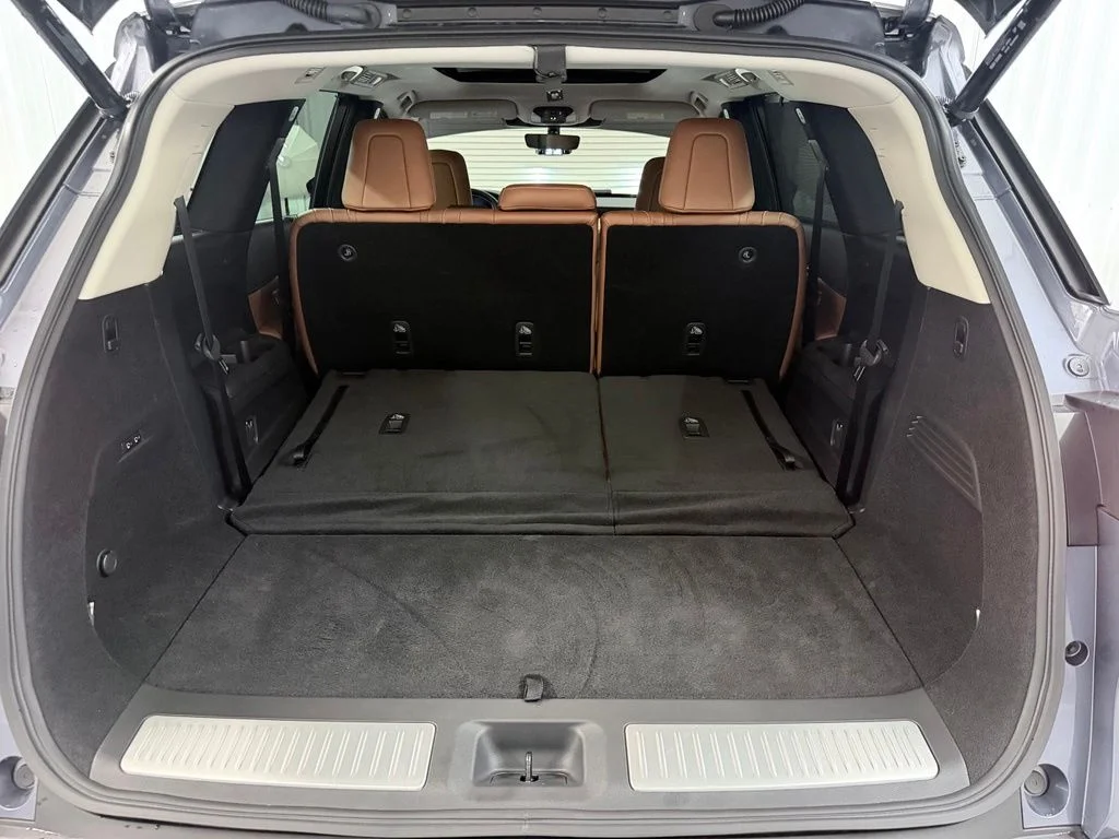 Used 2024 Blue INFINITI Sensory image 37