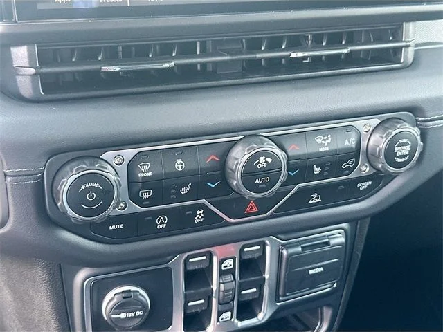 2025 Jeep Wrangler 4-Door Sahara - Photo 10