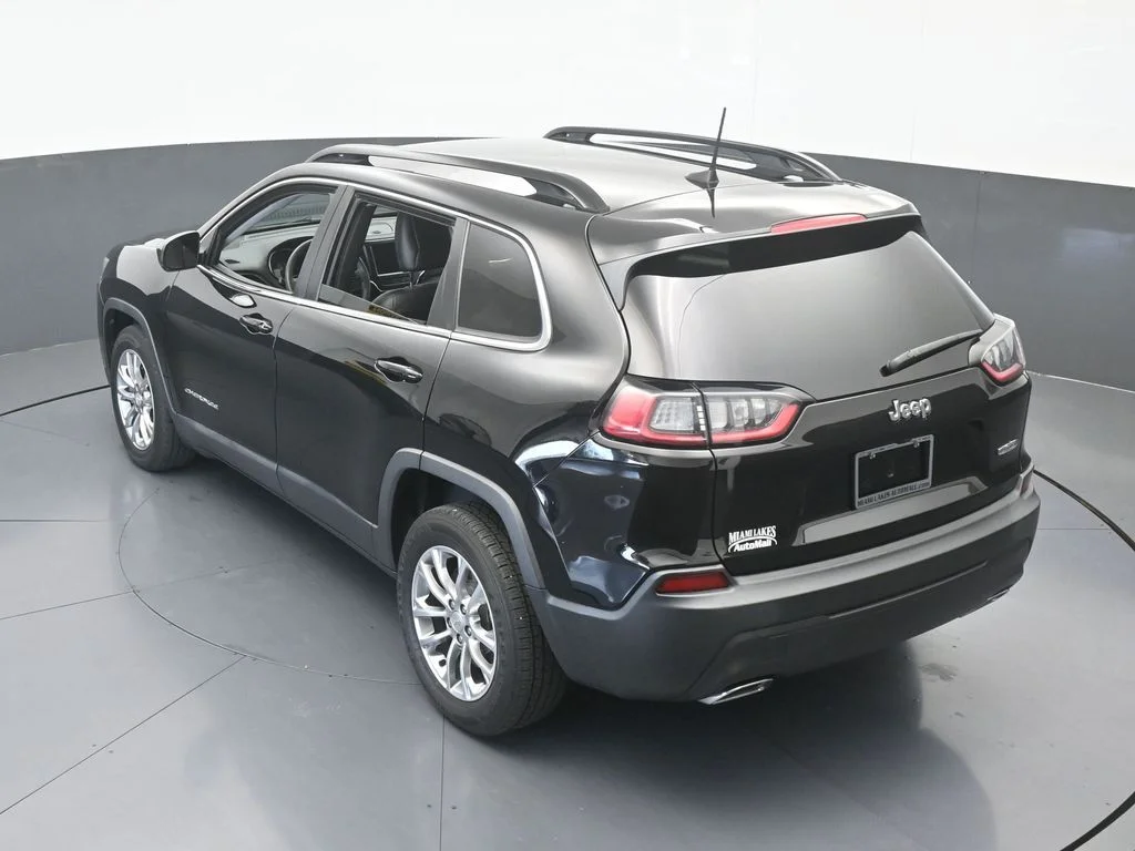 Used 2022 Diamond Black Crystal Pearlcoat Jeep Latitude Lux image 45