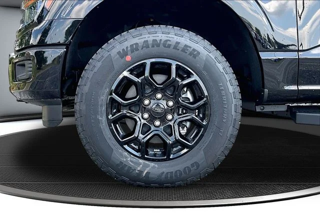 New 2026 Agate Black Metallic Ford XLT image 13