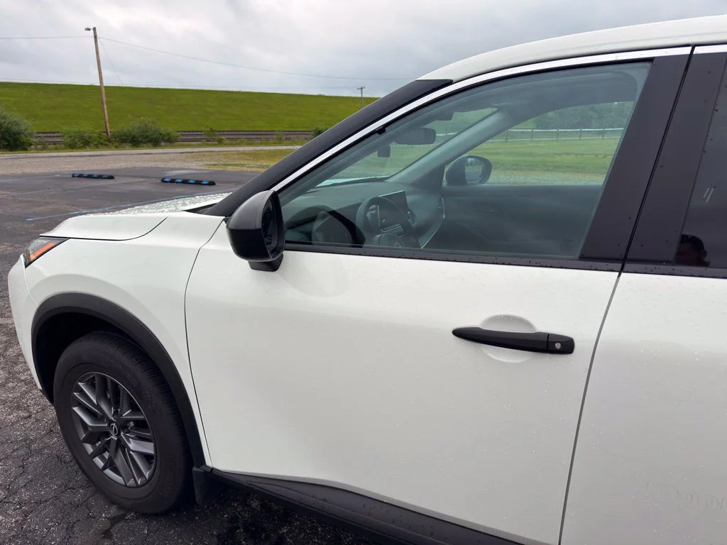 Used 2023 White Nissan S image 13