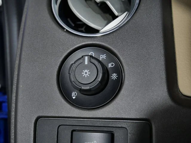 Used 2014 Blue Ford XLT image 25