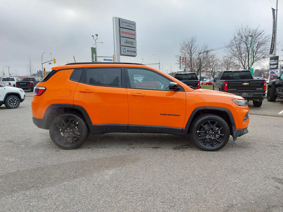 New 2026 joose (pl4) Jeep North 4x4 image 4