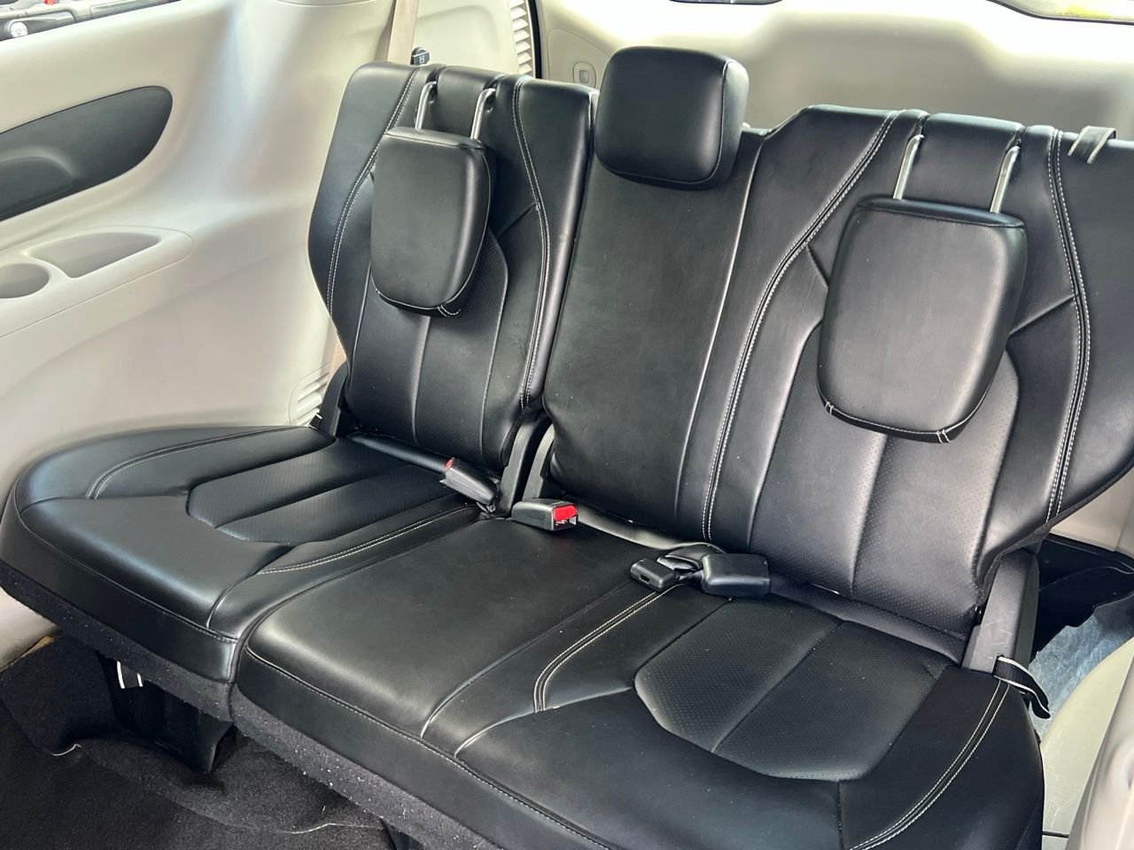 Used 2024 Black Chrysler Touring L image 15