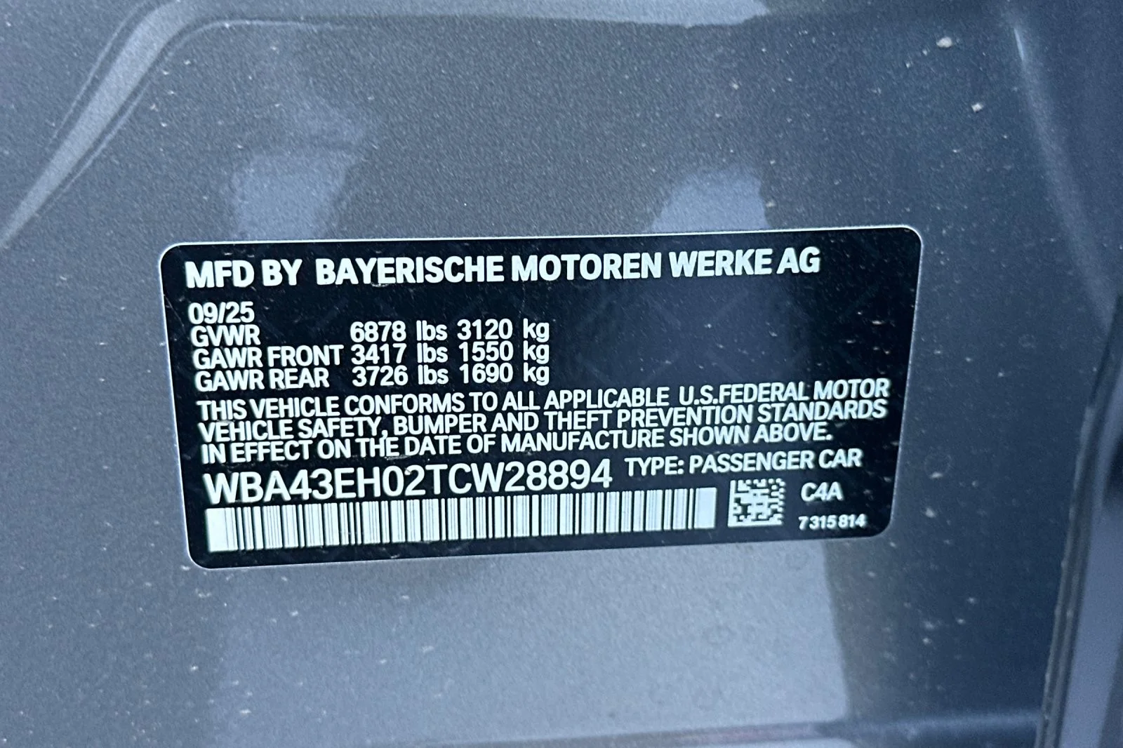 New 2026 Oxide Grey Metallic BMW 750e xDrive image 27