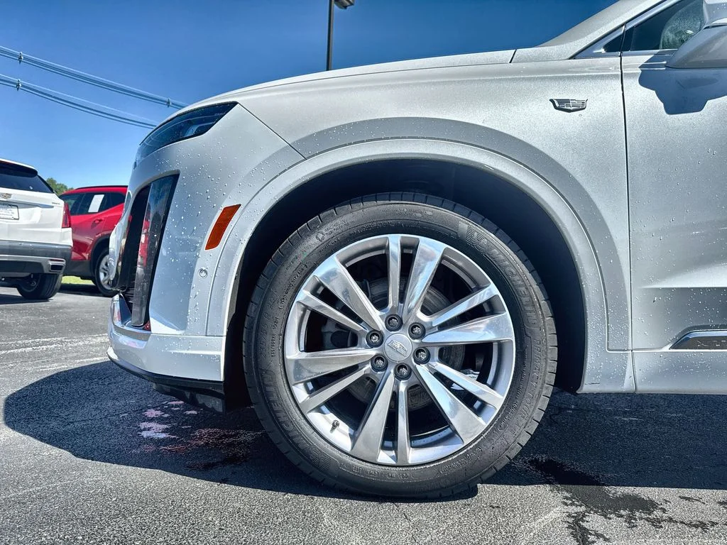 Used 2024 White Cadillac Premium Luxury image 10