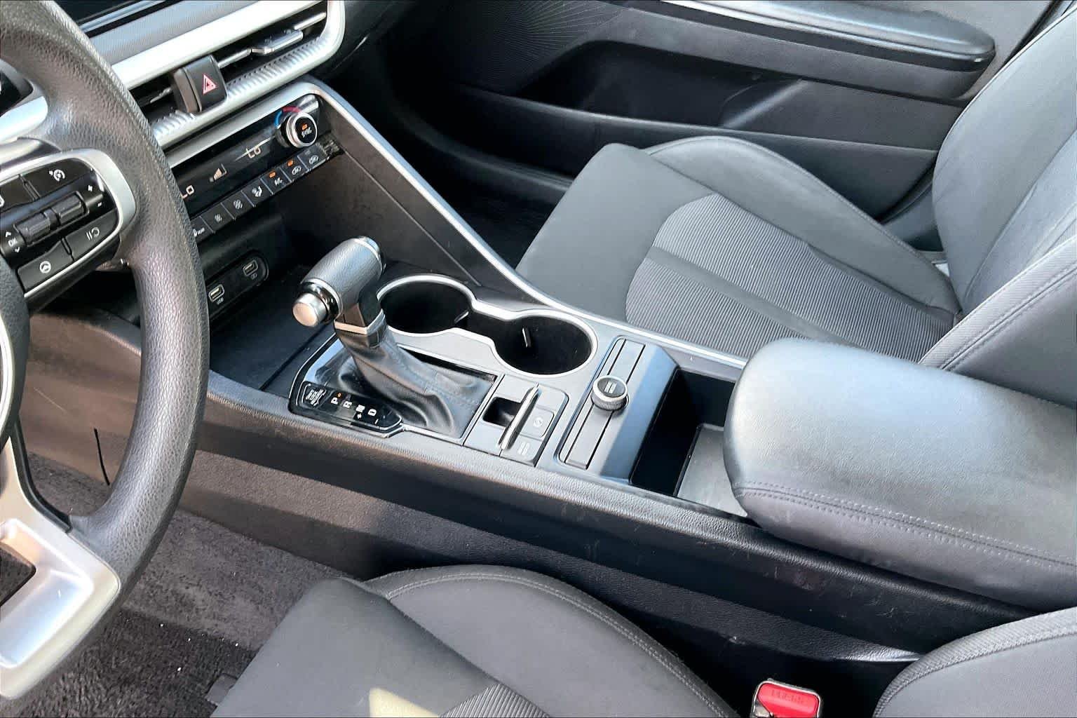 Used 2022 Everlasting Silver Kia LXS image 16
