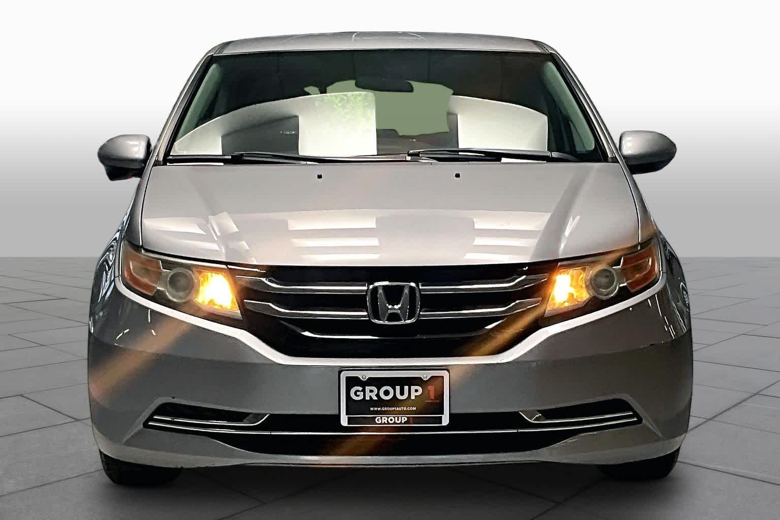 Used 2016  Honda SE image 3