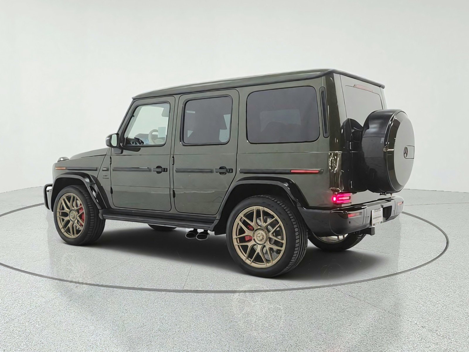 New 2027 MANUFAKTUR Olive Metallic Mercedes-Benz AMG® G 63 SUV image 7