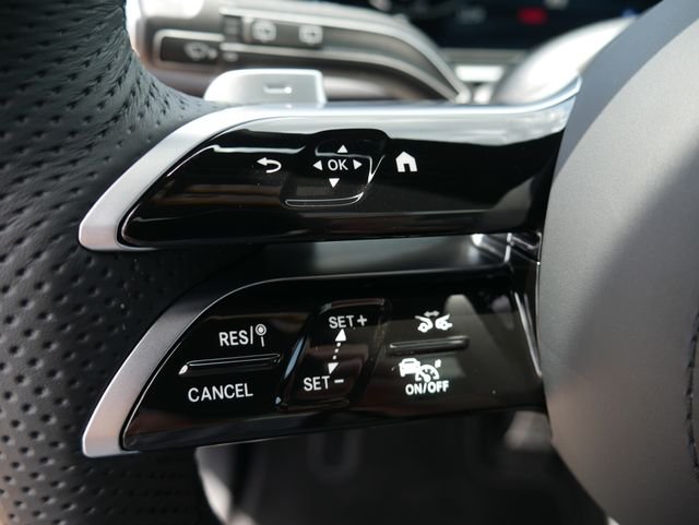 New 2026 MANUFAKTUR Moonlight White Metallic Mercedes-Benz GLS 450 image 10