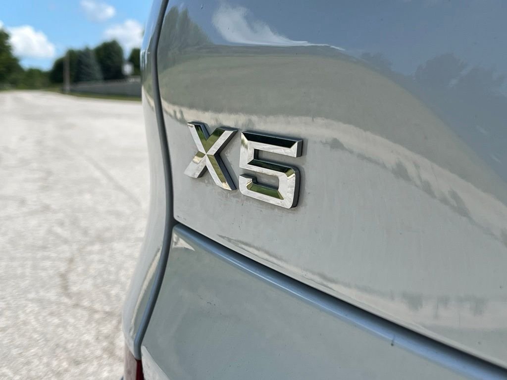 Certified Used 2023 Mineral White Metallic BMW xDrive45e image 15