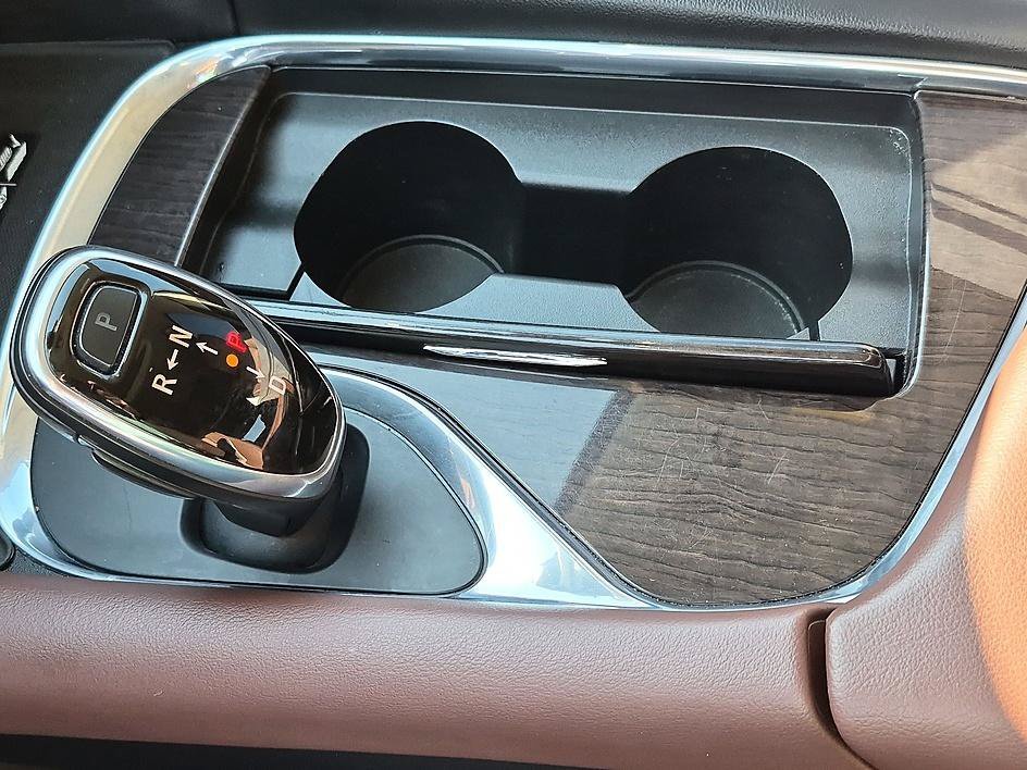 Certified Used 2019 Includes Satin Nickel lower exterior accent color.) Buick Avenir image 26