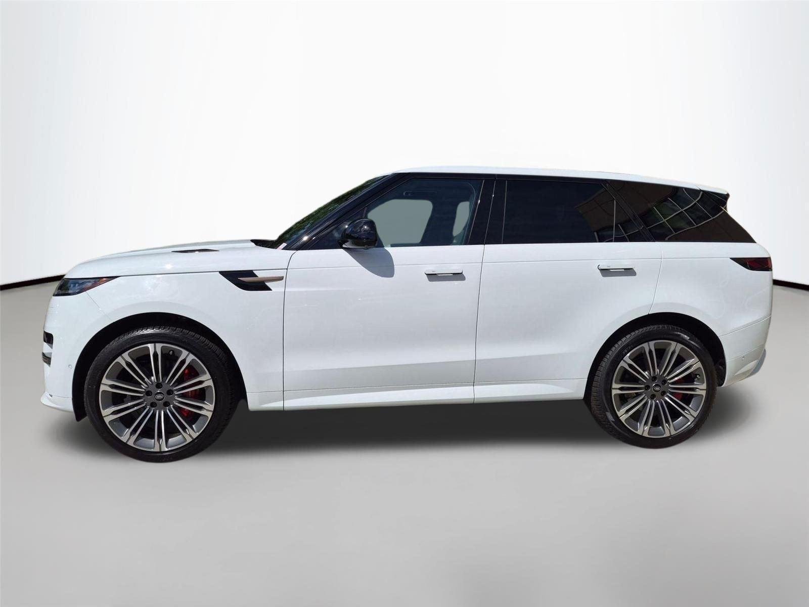 Used 2024 Fuji White Land Rover Dynamic SE image 8