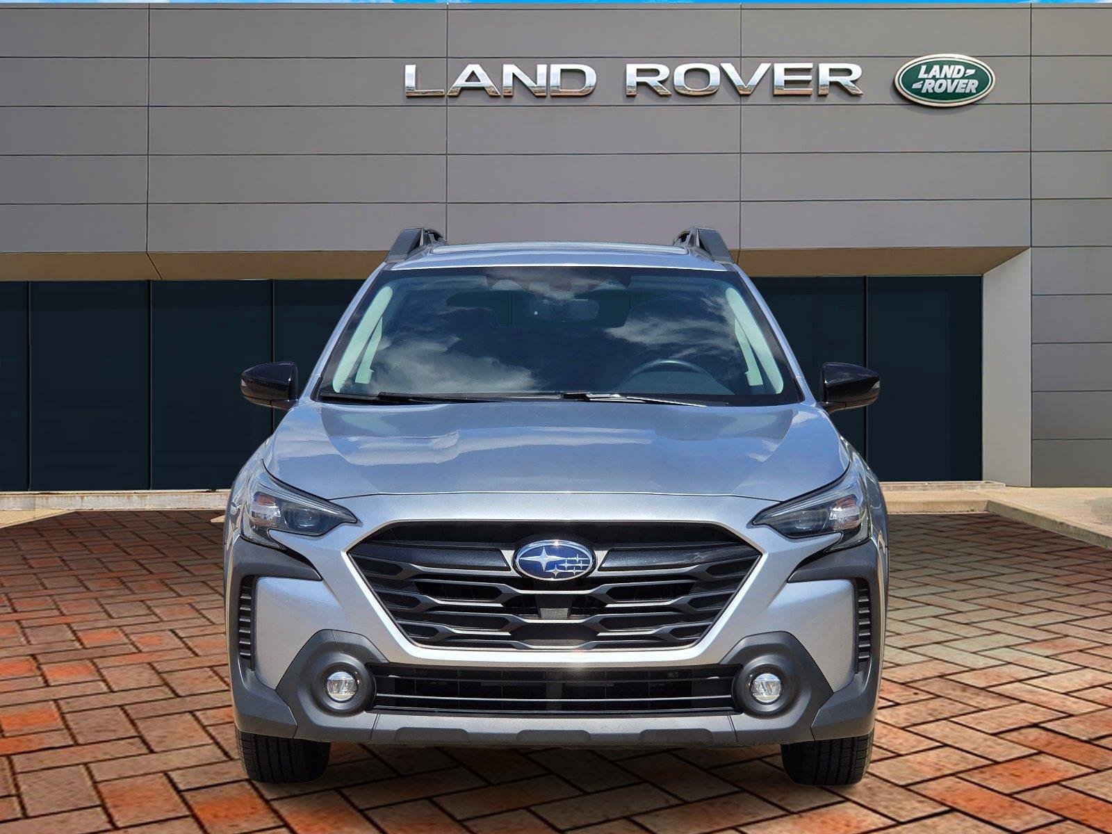 Used 2023 Ice Silver Metallic Subaru Onyx Edition image 2