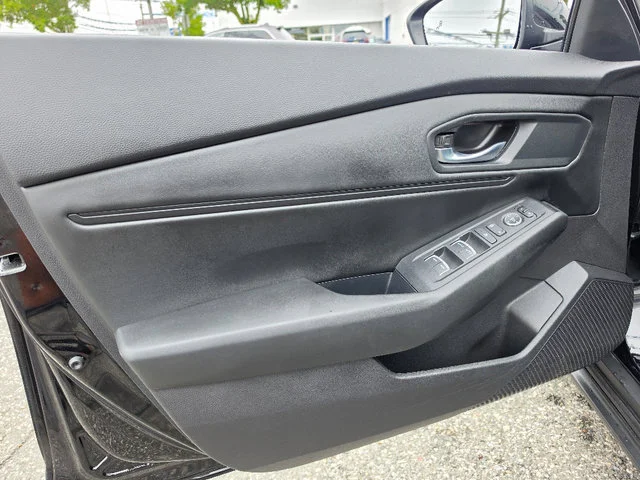 Used 2025 Crystal Black Pearl Honda SE image 20