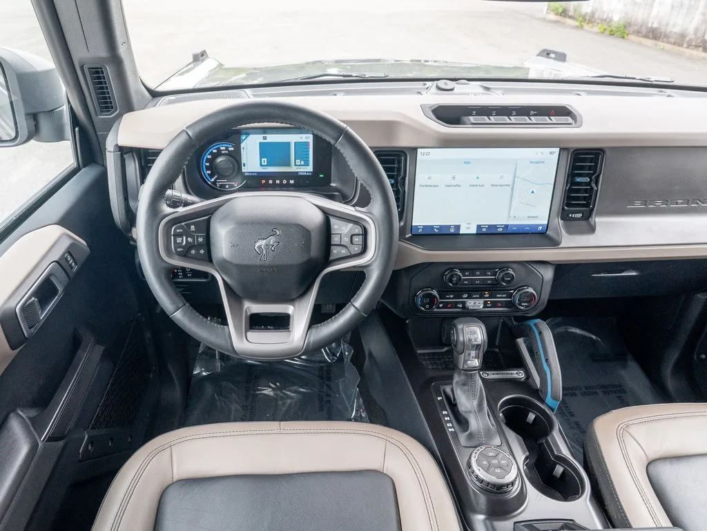 Used 2024 Gray Ford Wildtrak image 13