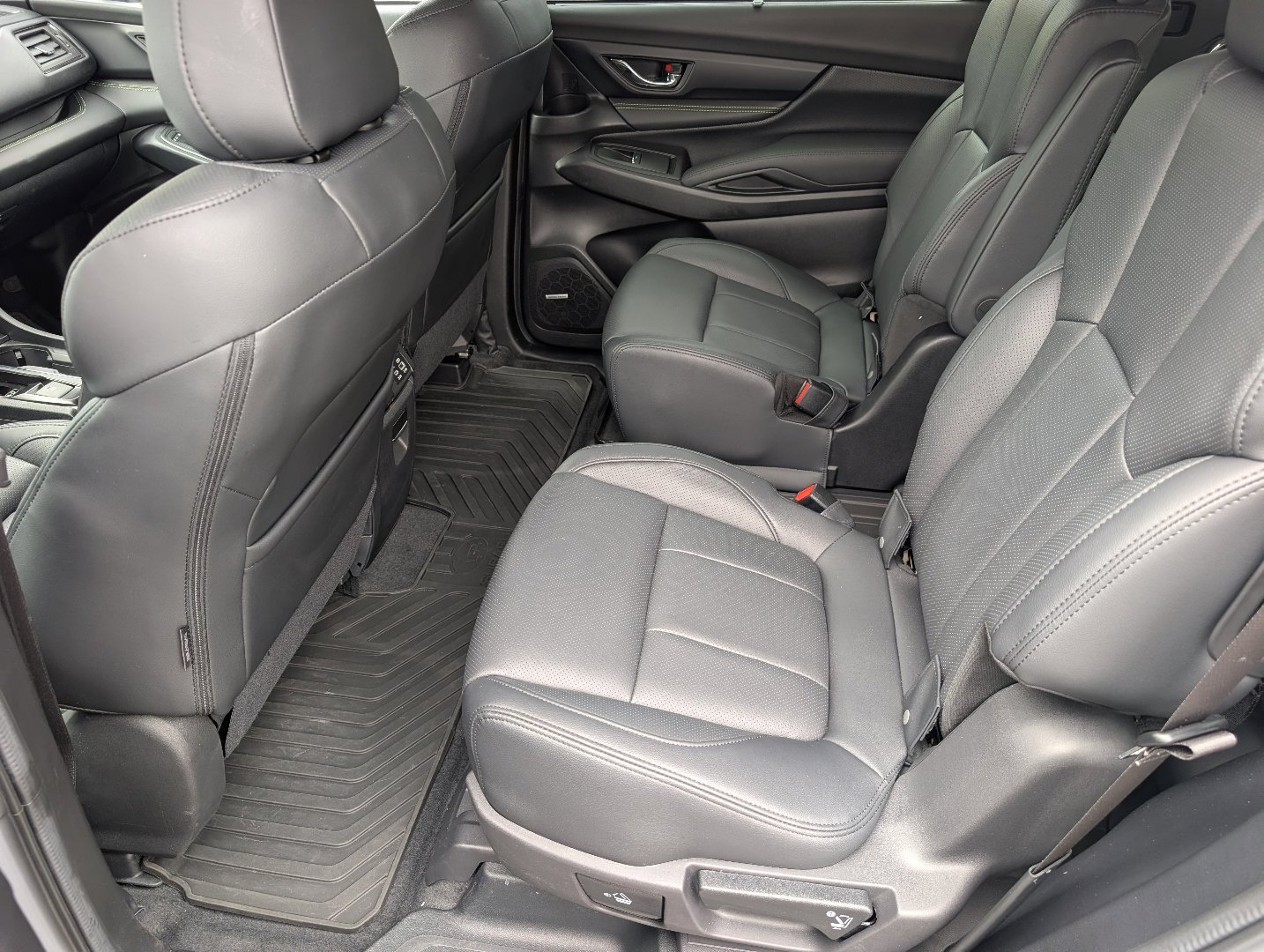Certified Used 2025 Ice Silver Metallic Subaru Onyx Edition Touring image 26